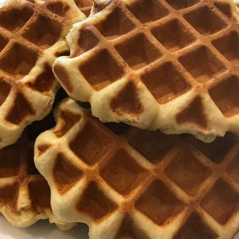 https://wiltomakesfood.com/img/dark-waffles-4.jpg